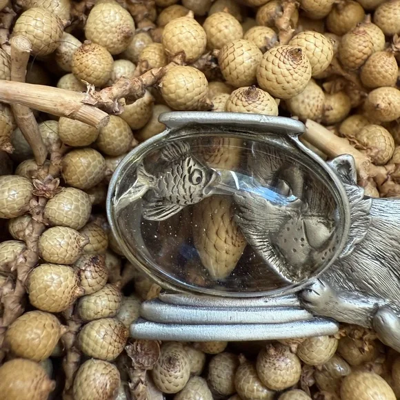 Vintage Silver Cat and Fishbowl Magnifying Glass Brooch Pin - Picture 10 of 13